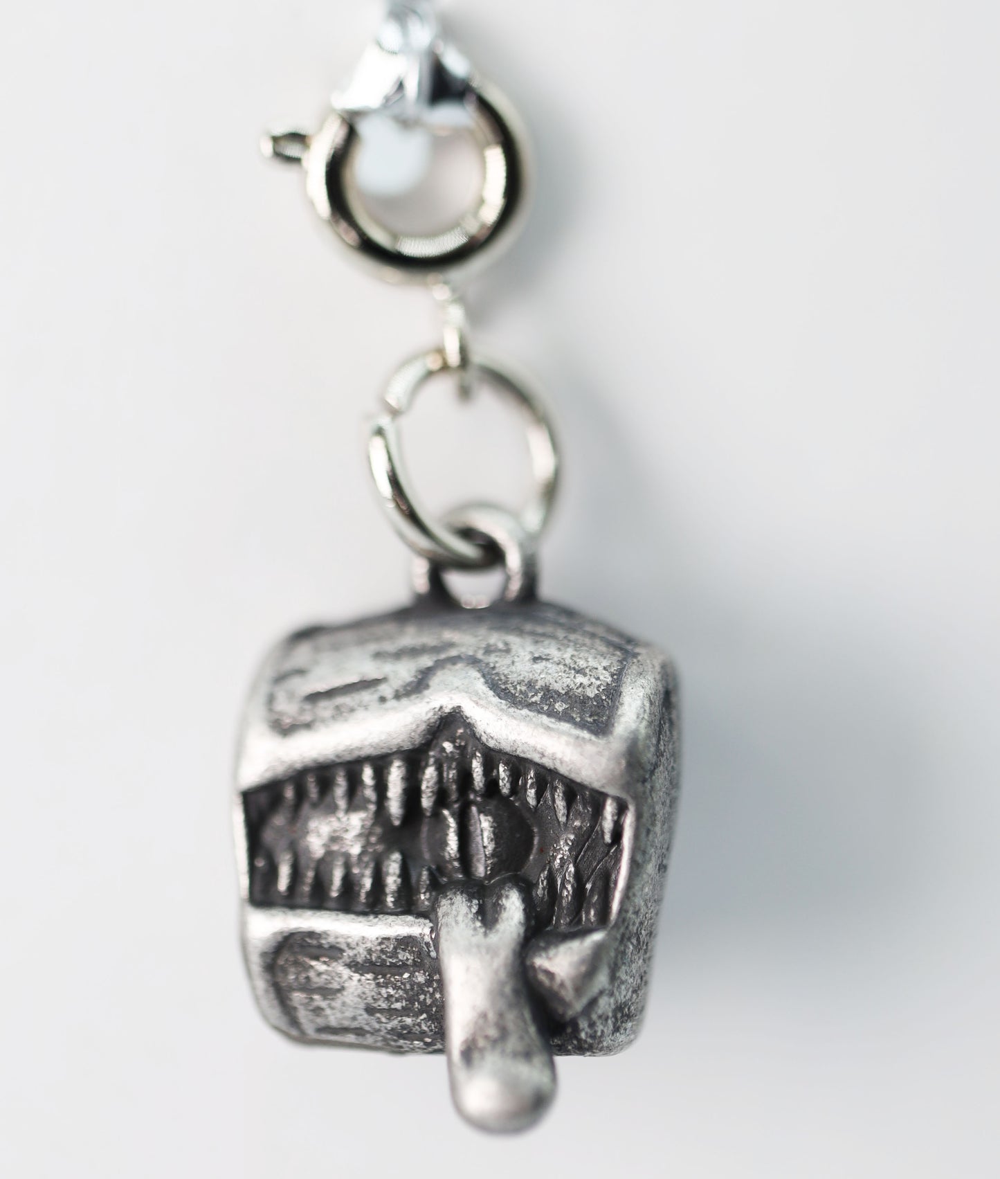 Traveler's Trinkets - Mimic Charm - Game On