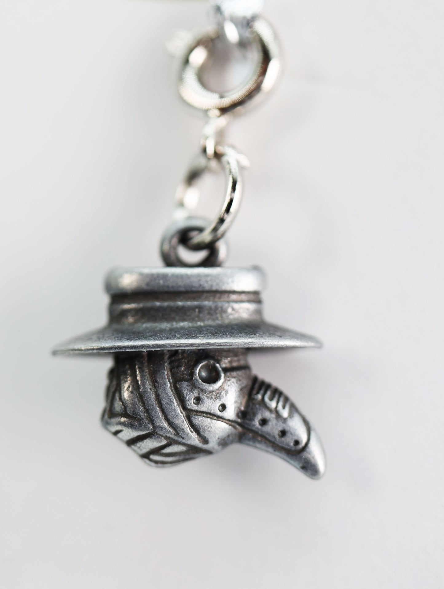 Traveler's Trinkets - Plague Doctor Charm - Game On