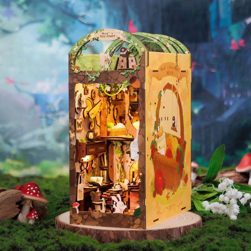 Mole's Apartment with Dust Cover - Game On