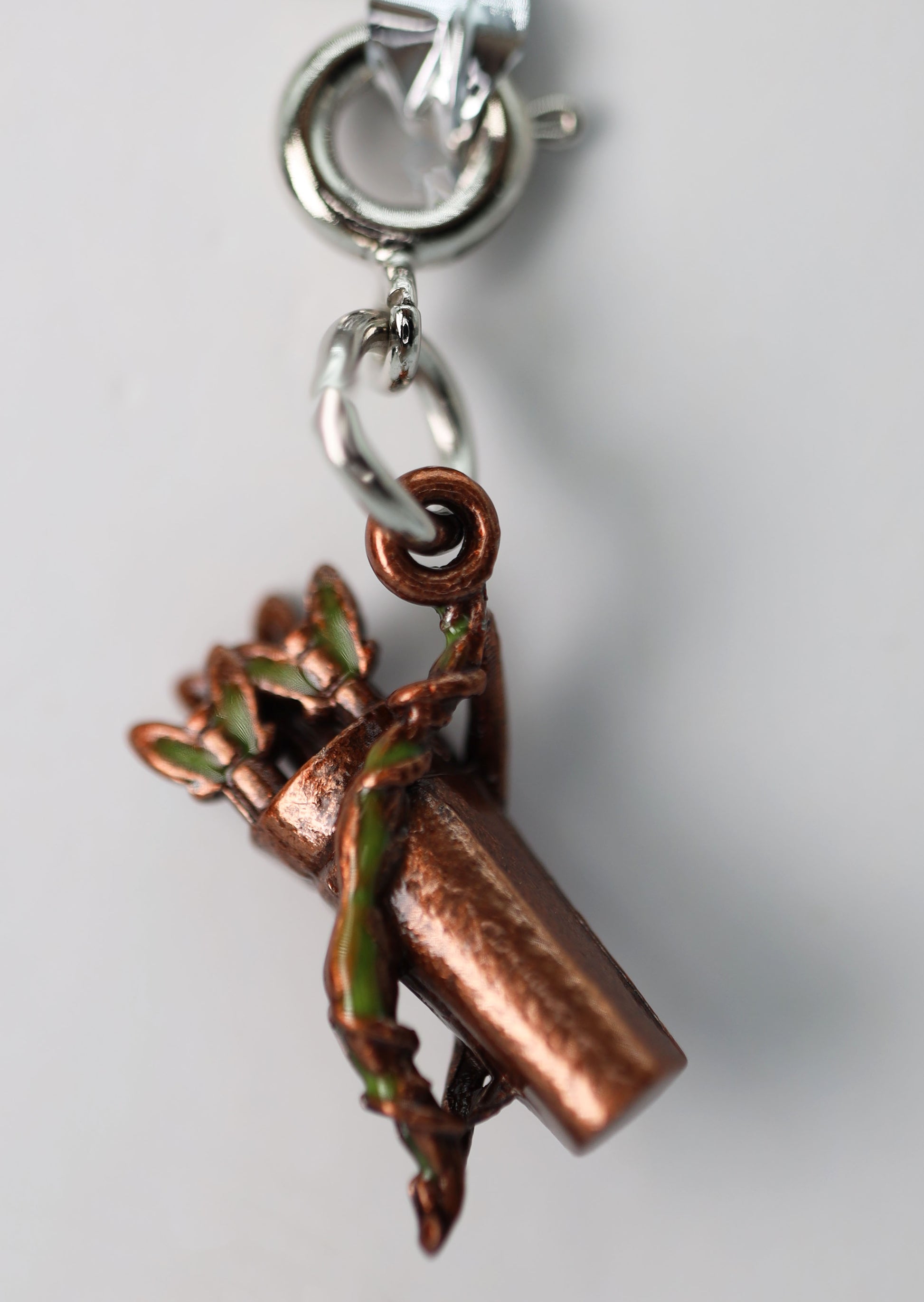 Traveler's Trinkets - Bow and Quiver Charm - Game On