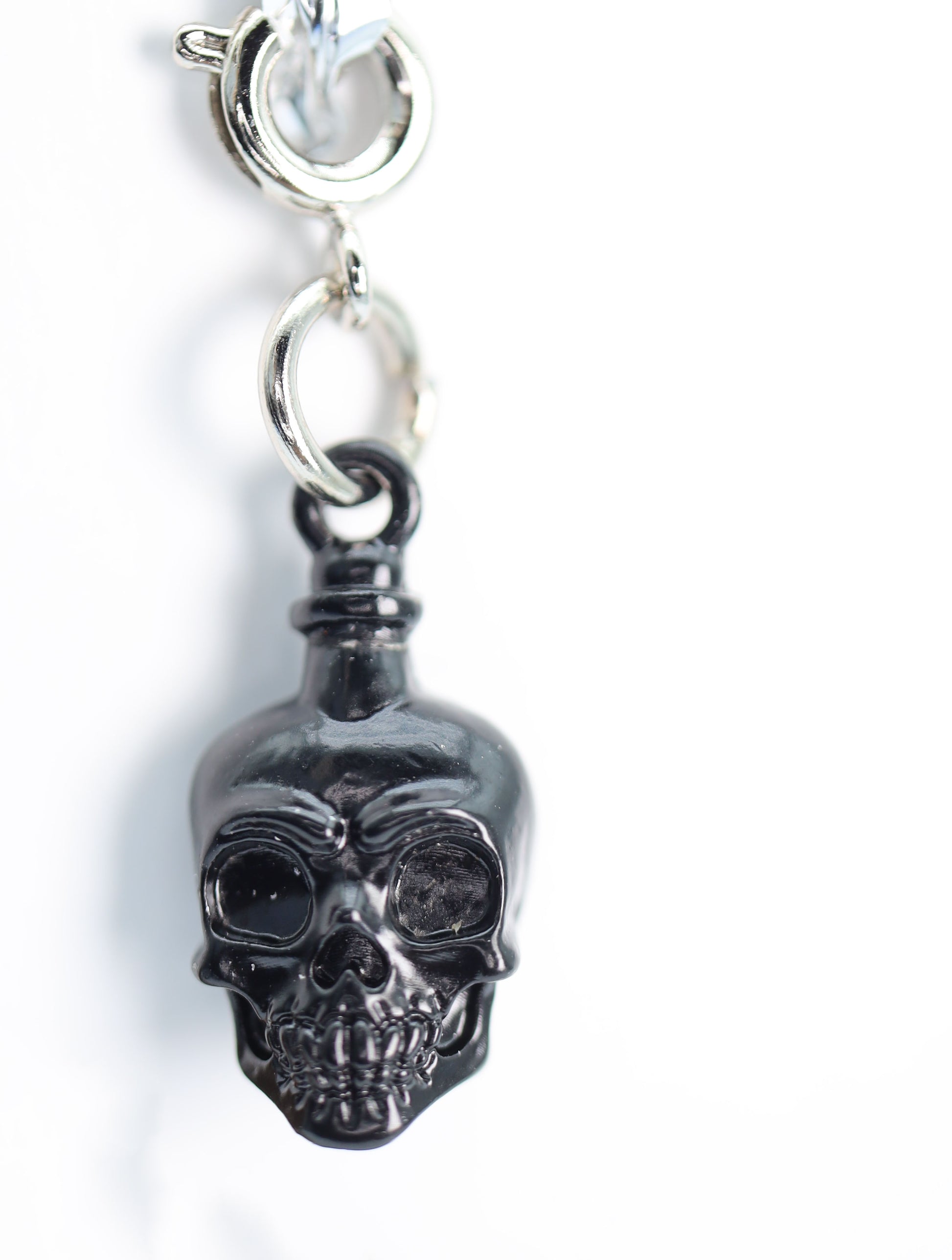 Traveler's Trinkets - Poison Potion Charm - Game On